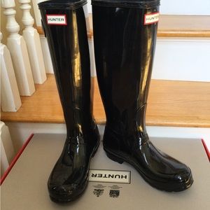 Black Glossy tall Hunter rain boots size 7